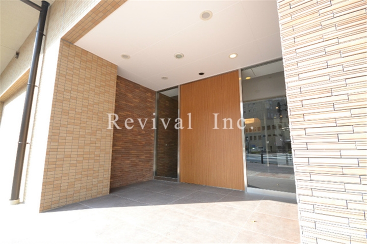 エントランス　重厚感あるグランドエントランス