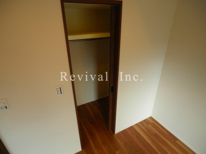 収納　奥行き豊富な収納がございますね