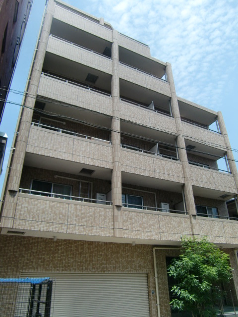 エントランス　清潔なエントランスです