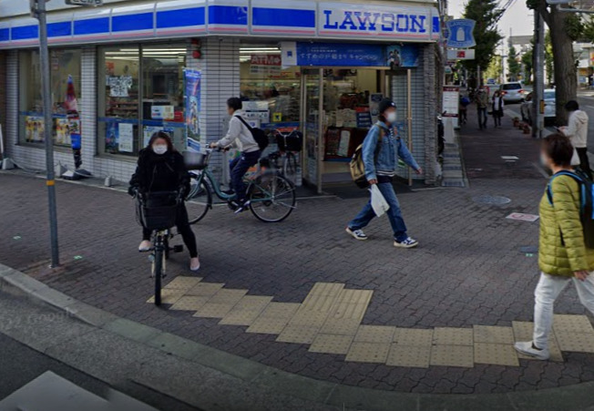 コンビニ　ローソン 六甲道北店（コンビニ）まで211m