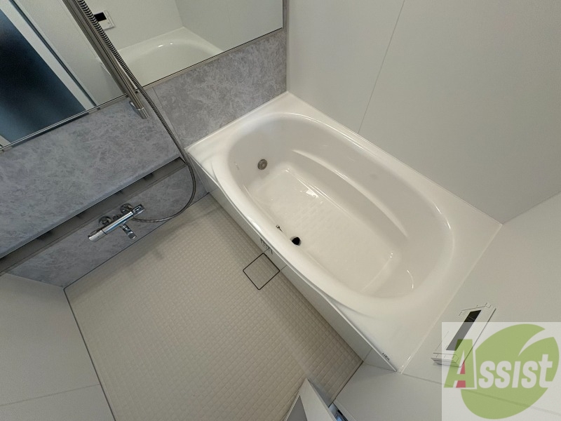 バス・シャワールーム　お風呂になります。一日の疲れを癒してくださいね。