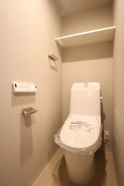 トイレ　同間取り別部屋参考写真