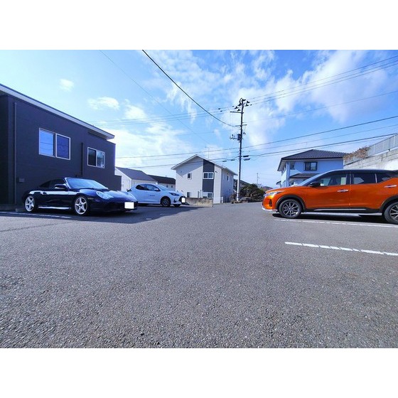 駐車場　月／４，０００円（２台目相談可）