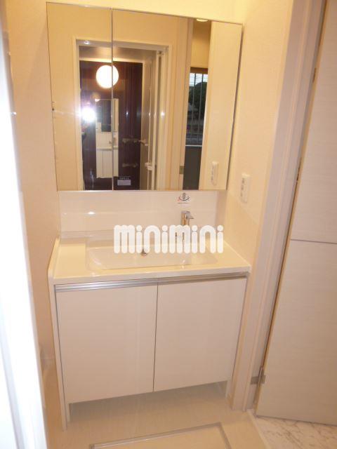 洗面設備　独立洗面台完備です。