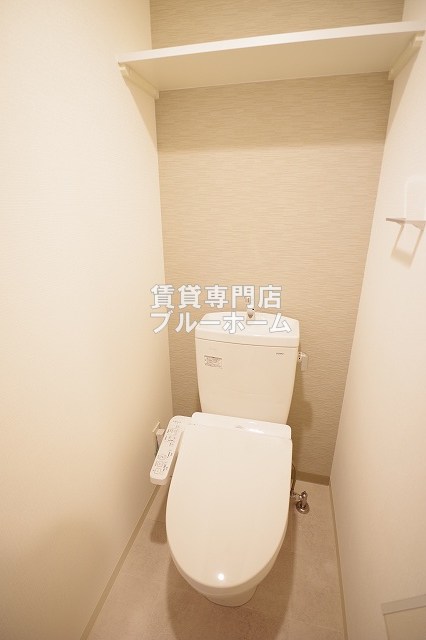 トイレ　温水洗浄便座付きのトイレです！