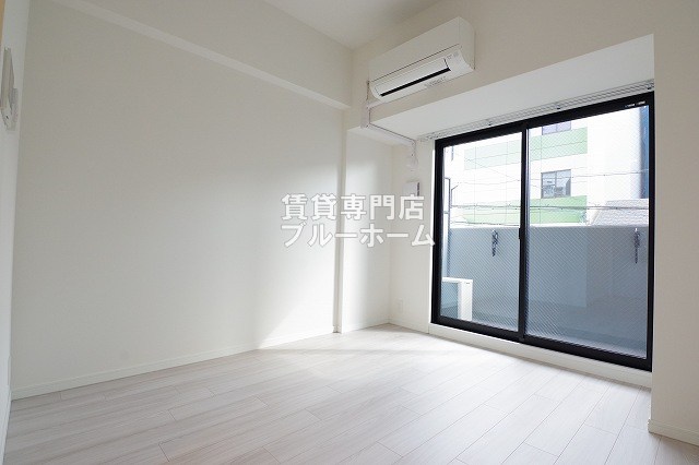 居室・リビング　6.5帖の広いリビングです！