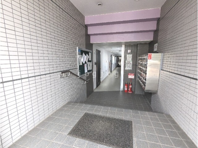 エントランス　正面玄関