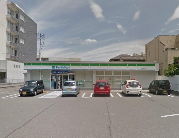 コンビニ　ファミリーマート徳島金沢店（コンビニ）まで627m