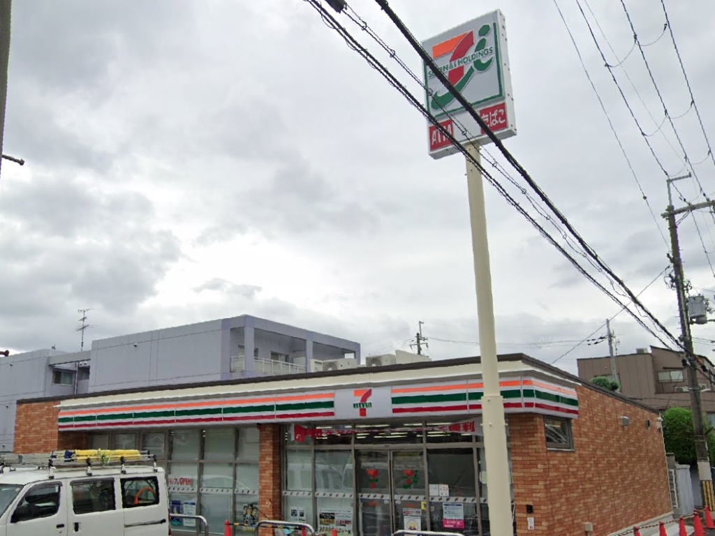 コンビニ　セブンイレブン豊中服部本町3丁目店（コンビニ）まで87m