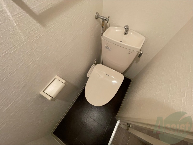 トイレ　ウォシュレット機能がついたトイレ。安心して使用できますね。