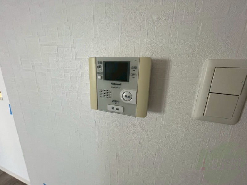 セキュリティ　モニタ付インターホンです。セキュリティ面も安心ですね！