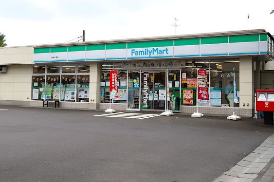 コンビニ　ファミリーマート 稲城平尾店（コンビニ）まで190m