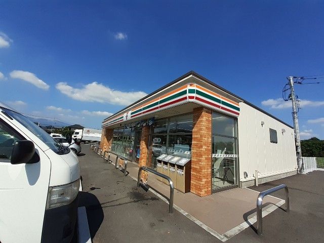 コンビニ　セブンイレブン前橋西大室町店（コンビニ）まで400m