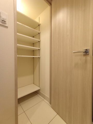 玄関　（別タイプ参考写真）クレイシアＩＤＺ王子　北区王子本町1