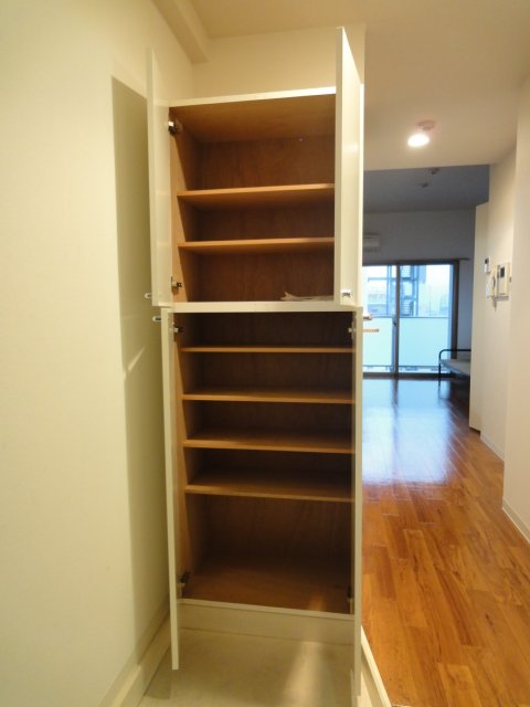 収納　写真は別号室のものです。