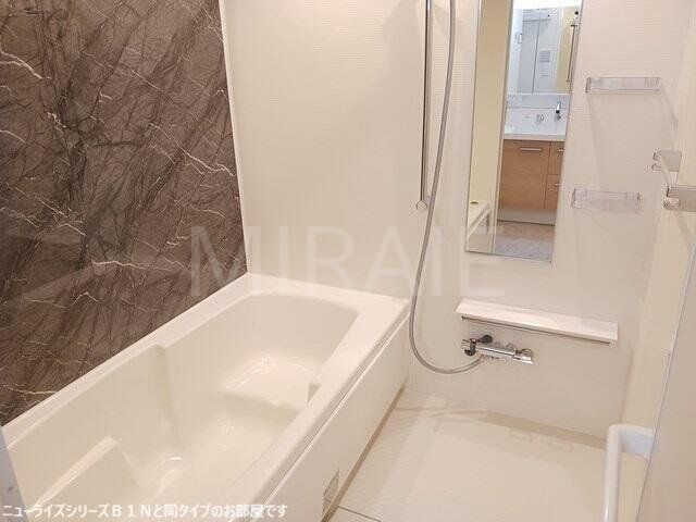 バス・シャワールーム　施工中の為、同施工タイプの参考写真です。