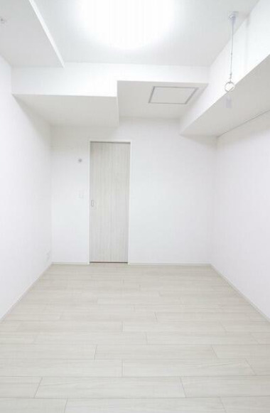 居室・リビング　※別部屋の参考写真です。