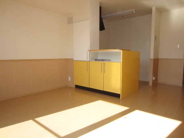 居室・リビング　お料理するママの顔が見えるかな・・