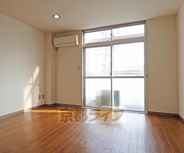 居室・リビング　きれいな洋室です。