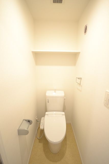 トイレ　※別号室の参考写真