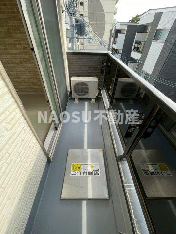 バルコニー　バルコニーからの眺めを楽しみながら食事をしませんか