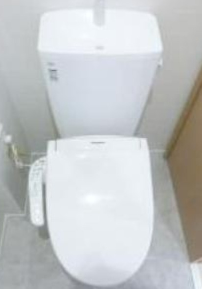 トイレ　別部屋の写真を使用しております。