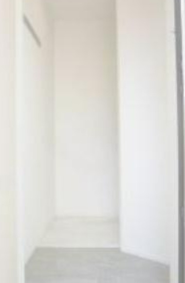 玄関　別部屋の写真を使用しております。