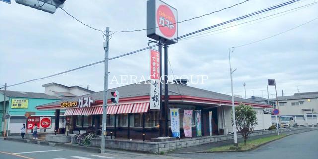 飲食店　ガスト 吉川店（飲食店）まで728m