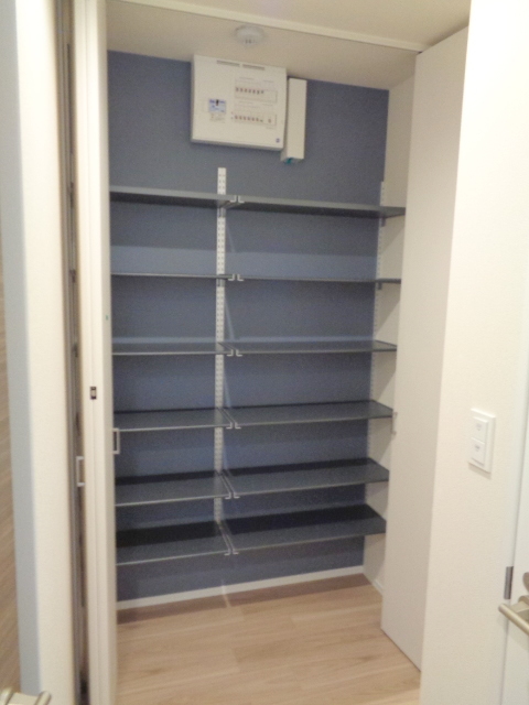 玄関　玄関にはゆとりのあるシューズボックス