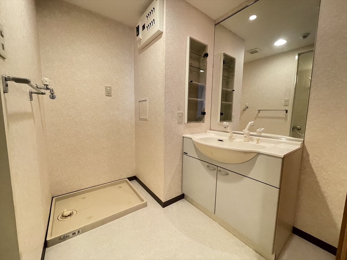 洗面設備　広い洗面スペース