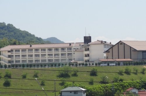 中学校　東広島市立松賀中学校（中学校）まで3708m