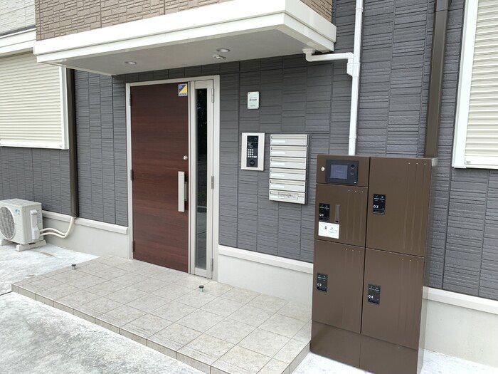 エントランス　ゼルコバIIのご紹介は住まいの窓口アソシエにお任せ下さい。