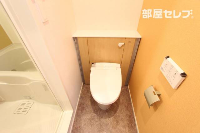 トイレ　※１０３号室の写真です。