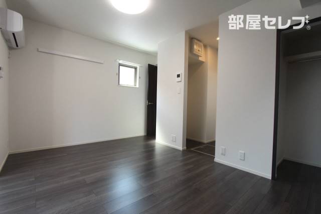 居室・リビング　※１０３号室の写真です。