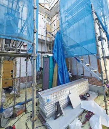 建物外観　建築中