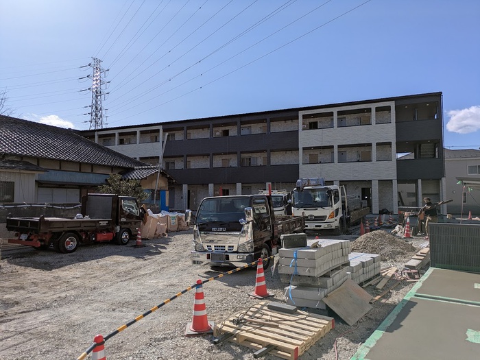 建物外観　建築中