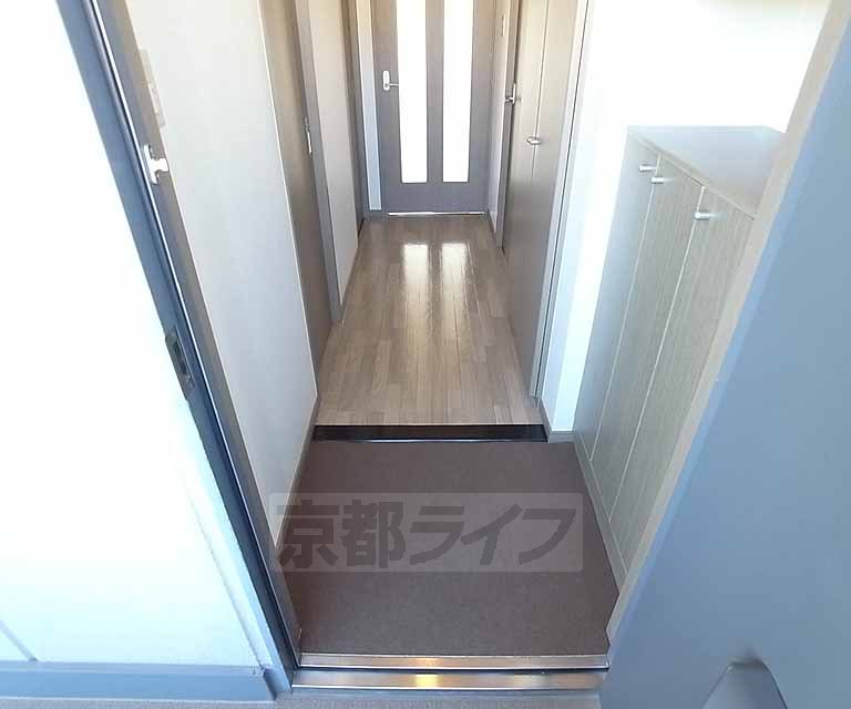 玄関　段差の低い玄関です。