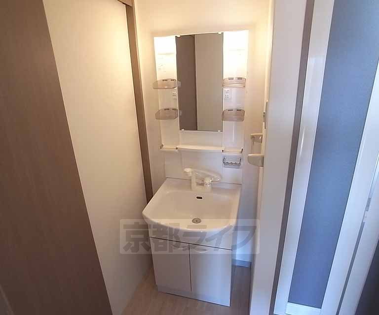 洗面設備　洗髪洗面台です。