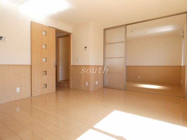 居室・リビング　洗練された清潔感漂う清楚な仕上がり