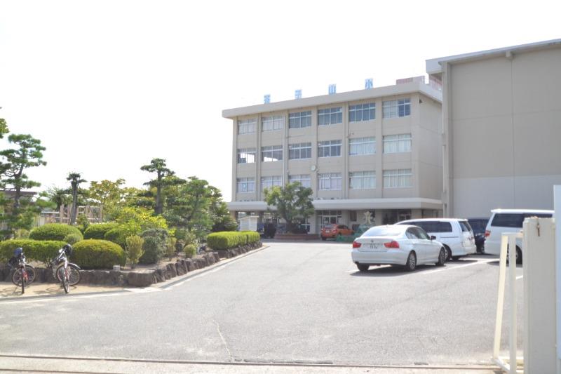 小学校　岡山市立芥子山小学校（小学校）まで695m