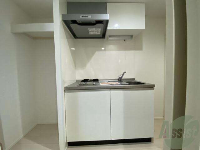 キッチン　ガスコンロが設置されています。これですぐ使えますね。