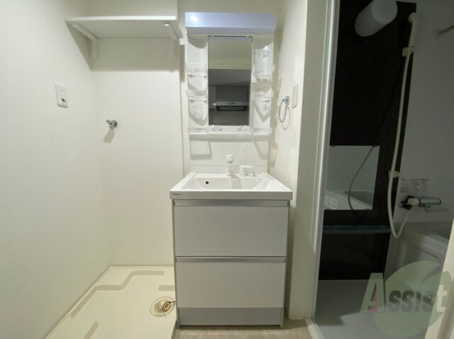 洗面設備　洗面台は独立していて使いやすそうです。