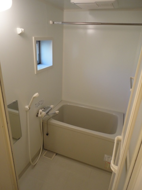 バス・シャワールーム　バスルーム