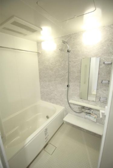バス・シャワールーム　☆ゆったりとしたお風呂☆