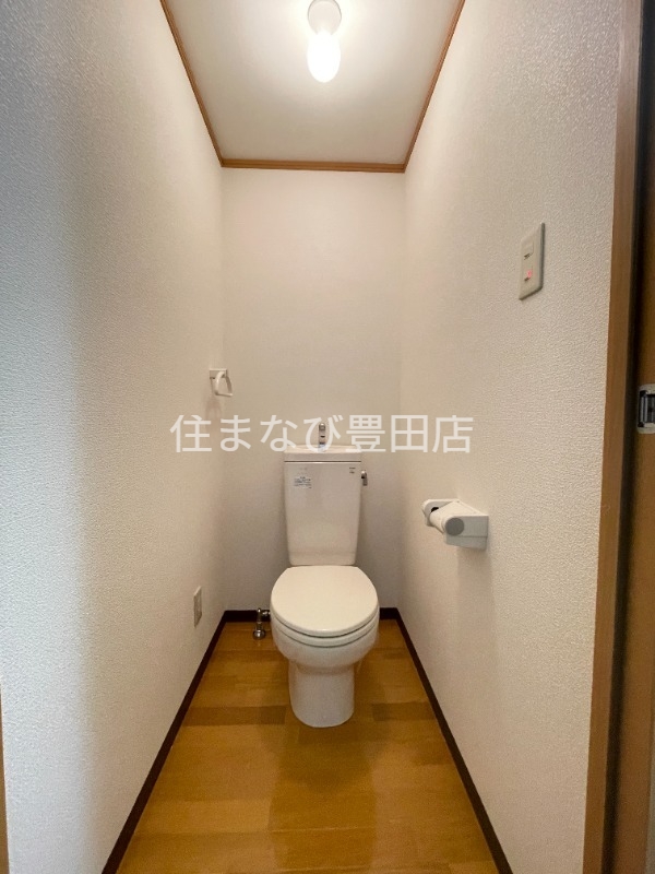 トイレ　同型別部屋写真・反転