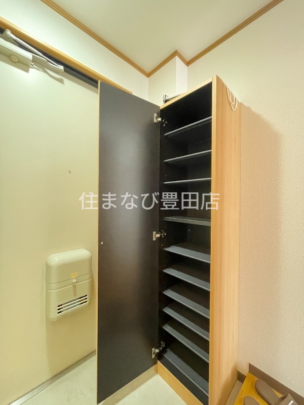 収納　同型別部屋写真・反転