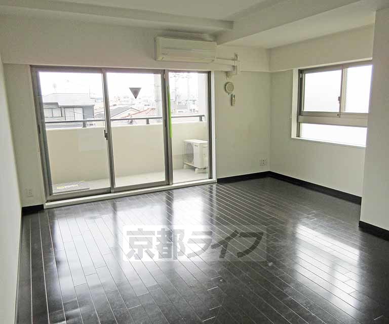 居室・リビング　１６帖の広々としたリビングです！