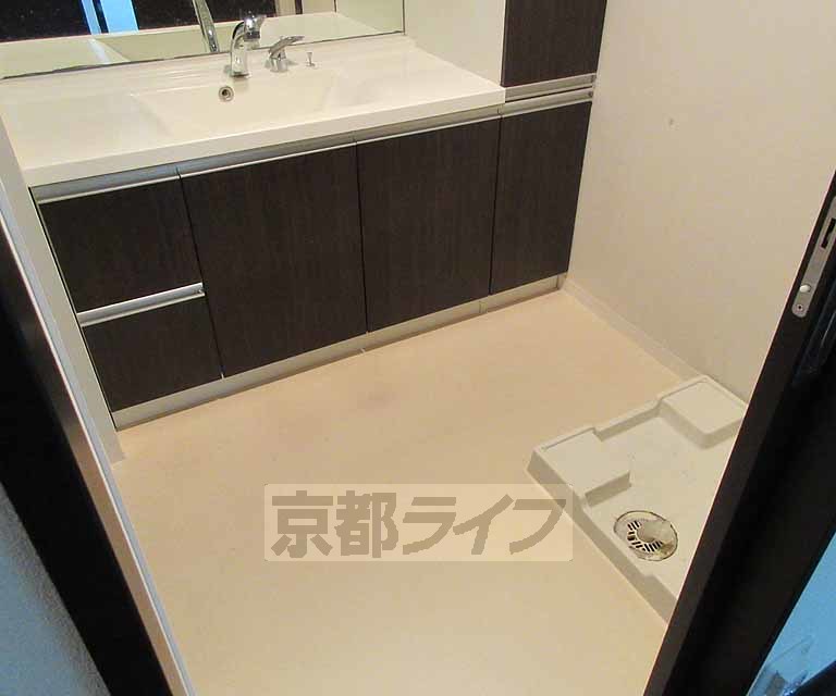 洗面設備　脱衣所も広々としています！