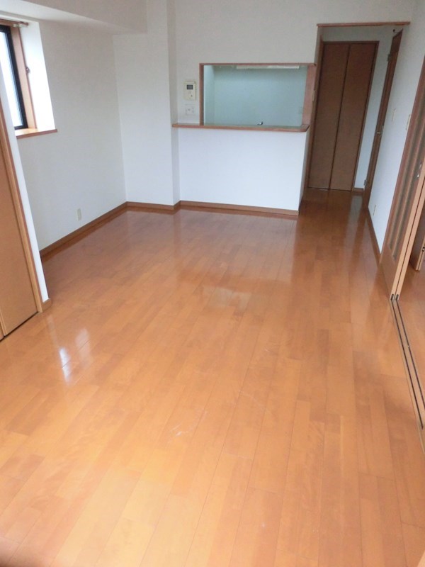 居室・リビング　※同物件別号室参考写真