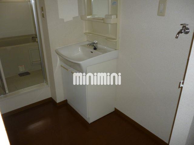 洗面設備　独立洗面化粧台＆室内洗濯機置き場です